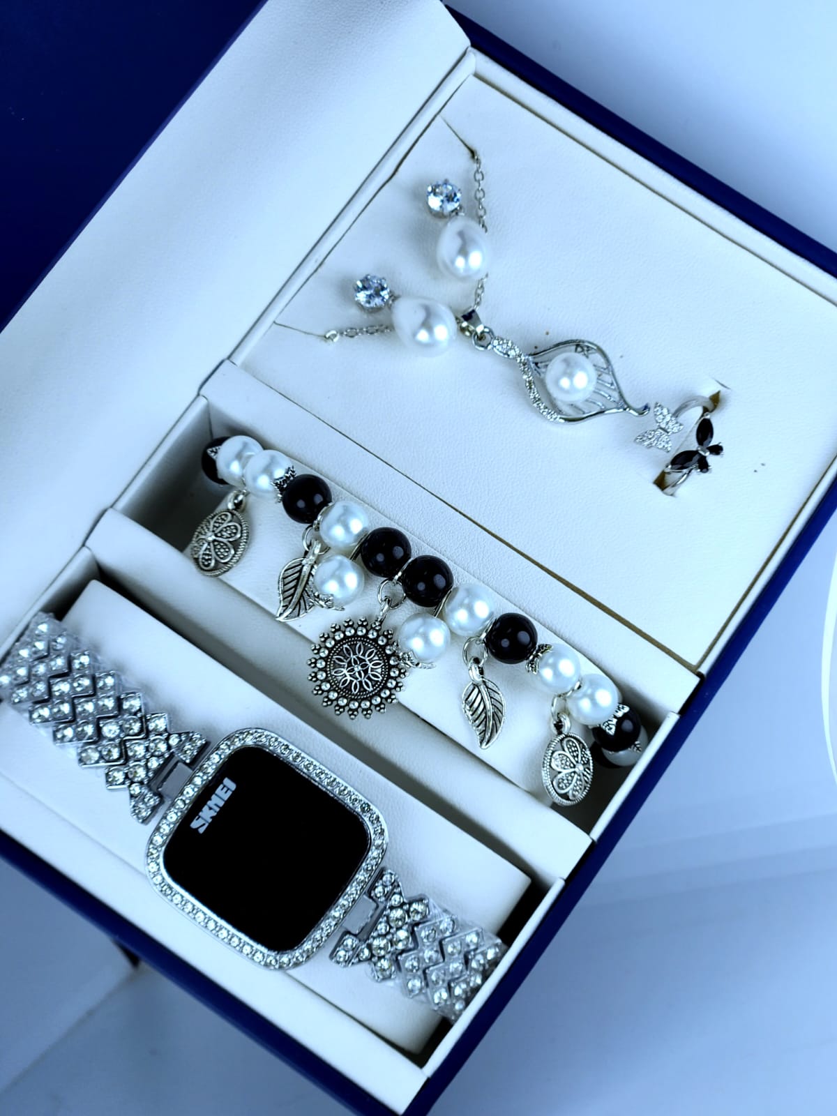 Watch Combo Gift Set for Women – Stylish Bracelet, Pendant, Ring & Earrings | লেডিস পার্ল ঘড়ি সেট